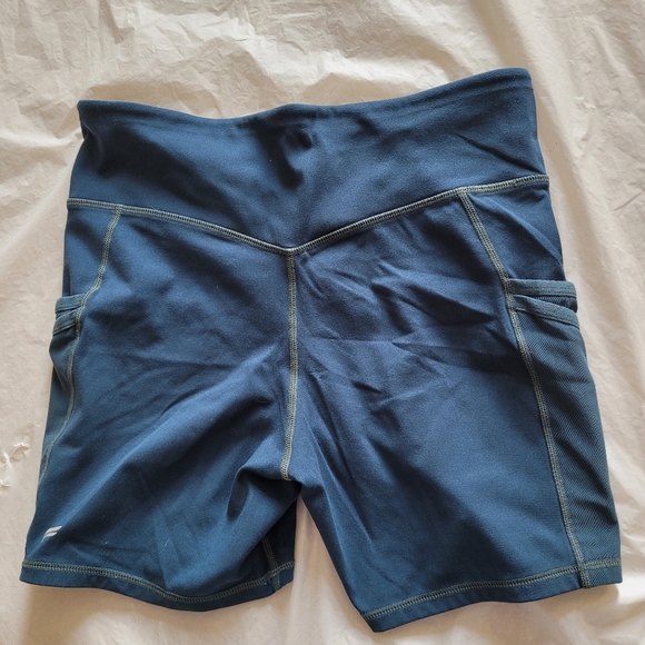 Fabletics Shorts - Picture 3 of 3